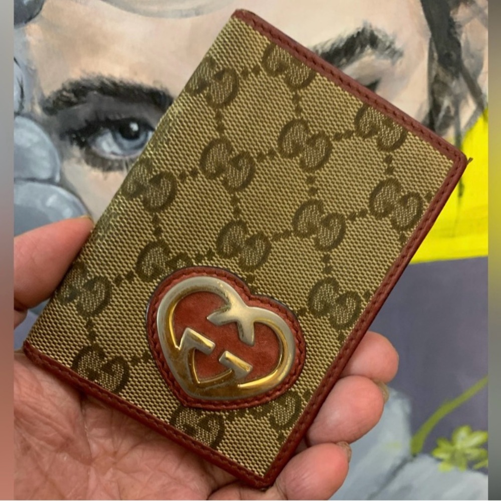 Gucci Beige and Red GG Card Holder - Picture 9 of 13